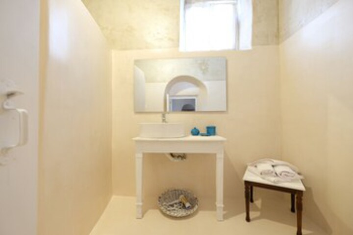 Room 8 of 39