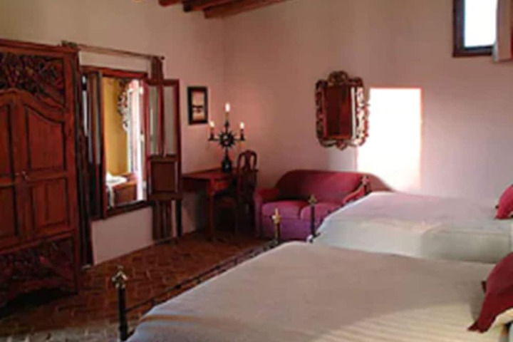 Room 6 of 33