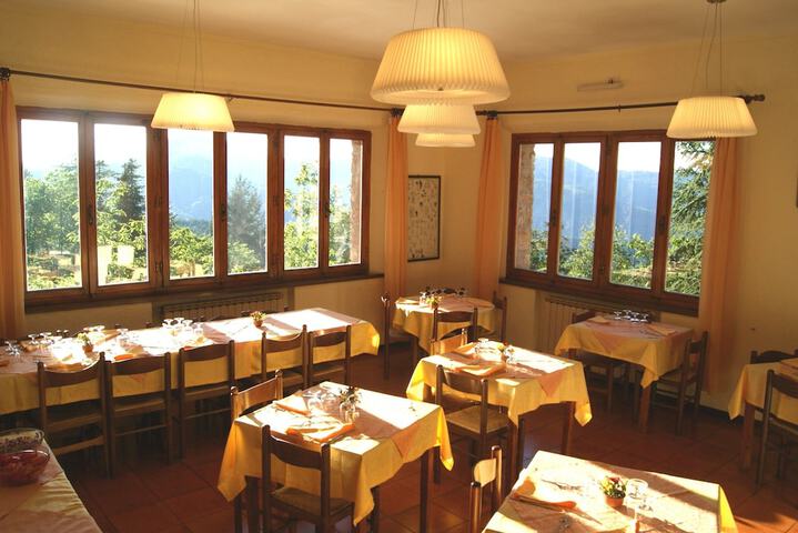 Dining 70 of 94