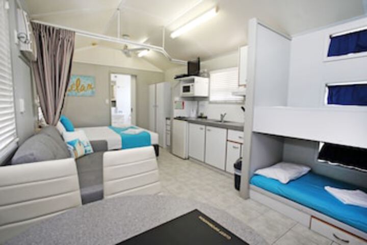 Room 34 of 261