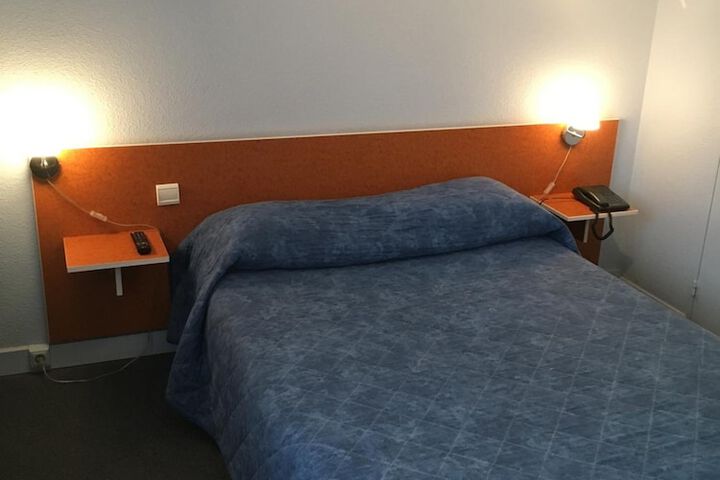 Room 16 of 64