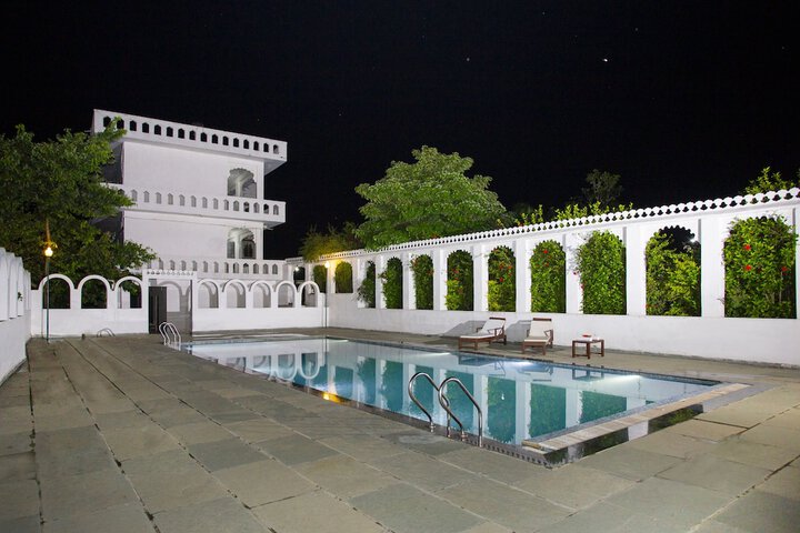 Pool 24 of 45