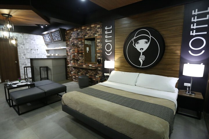 Room 11 of 24