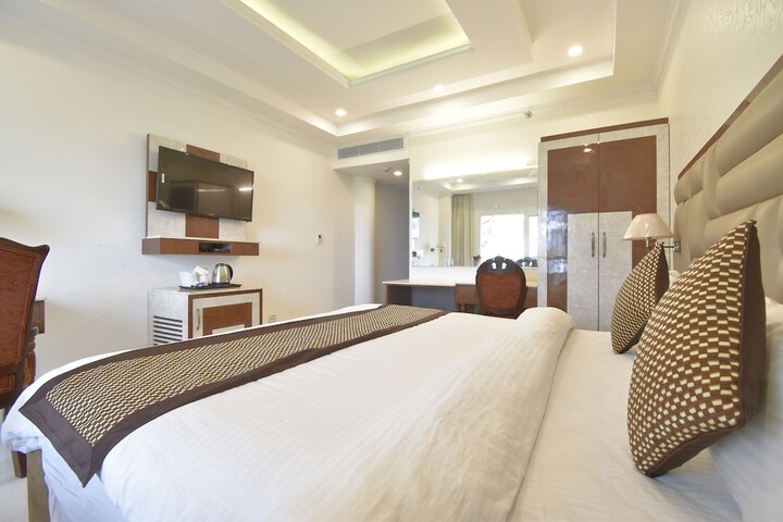 Room 28 of 111