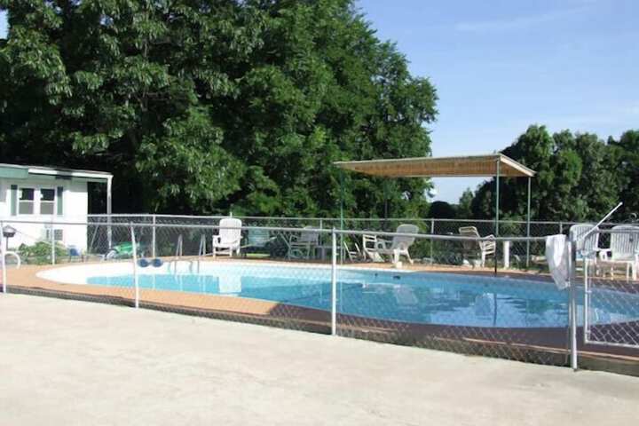 Pool 4 of 5