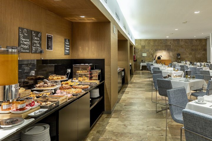 Breakfast/Coffee Service 19 of 31