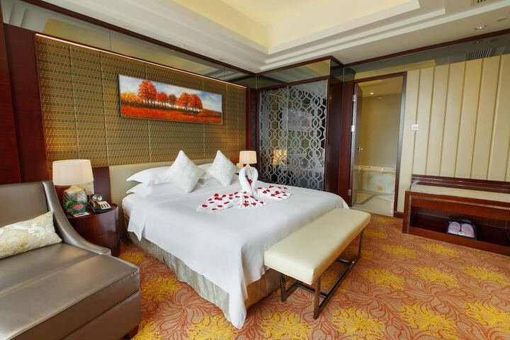 Room 9 of 35