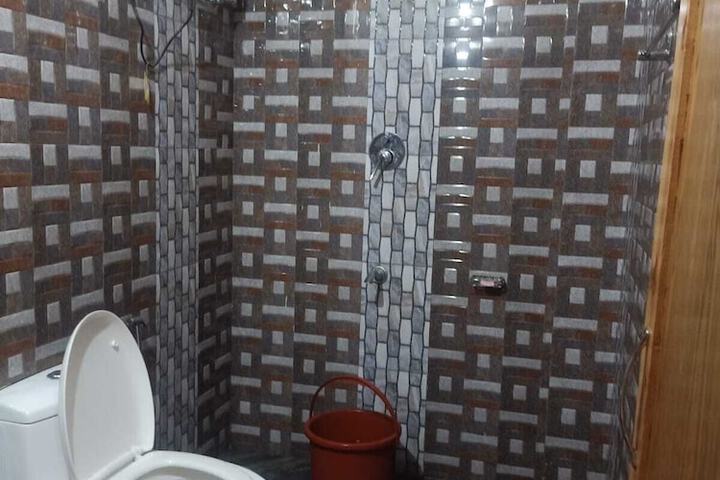Room 33 of 50