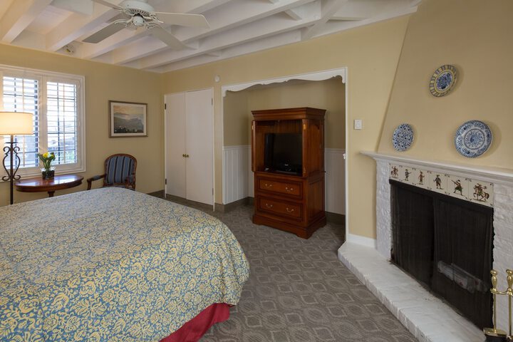 Room 8 of 23