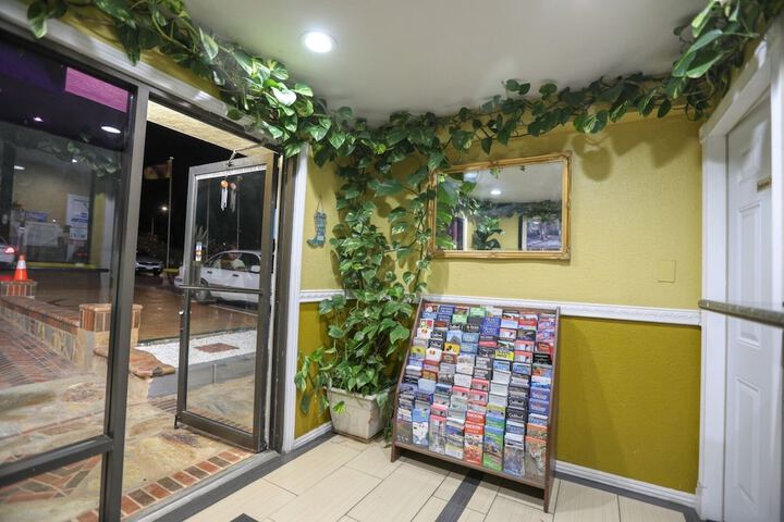 Hotel Interior 10 of 38