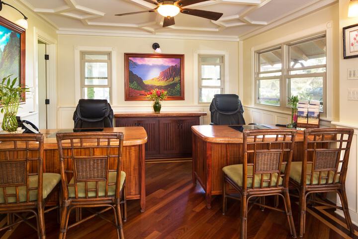 Concierge desk