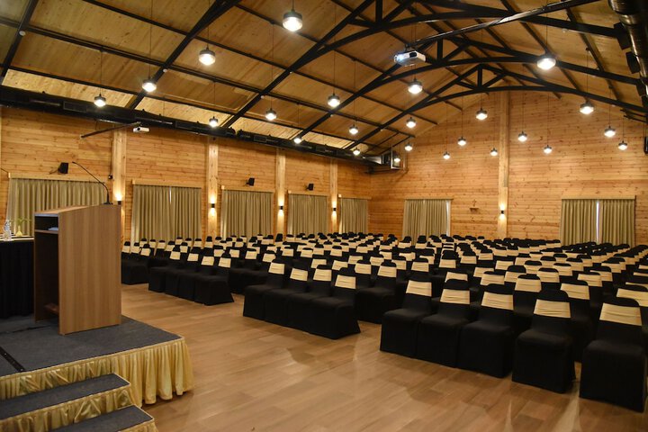 Ballroom/Hall 37 of 43