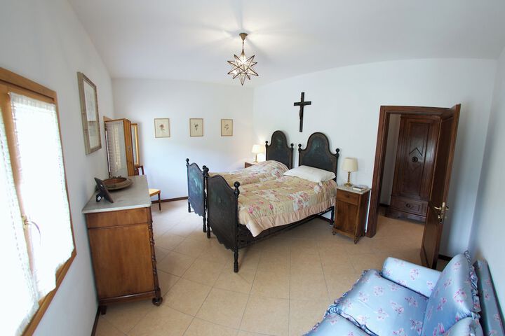 Room 16 of 50