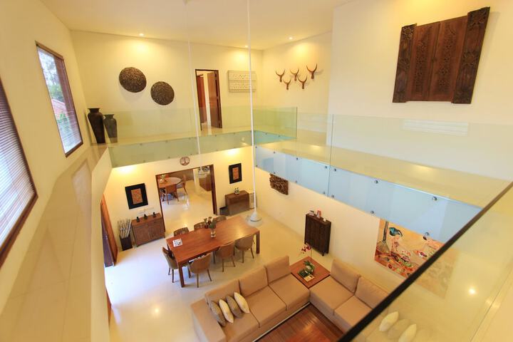 Room 8 of 47