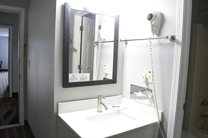 Bathroom sink