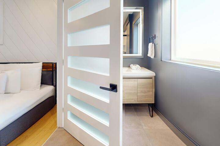 Room 13 of 22