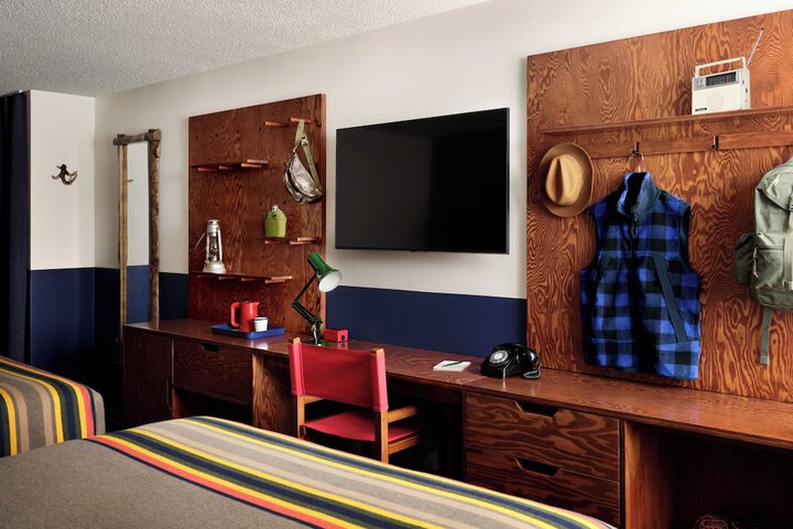 Room 30 of 50