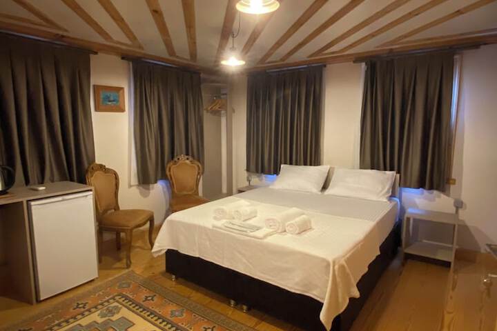 Room 6 of 48