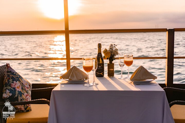 Dining 64 of 140
