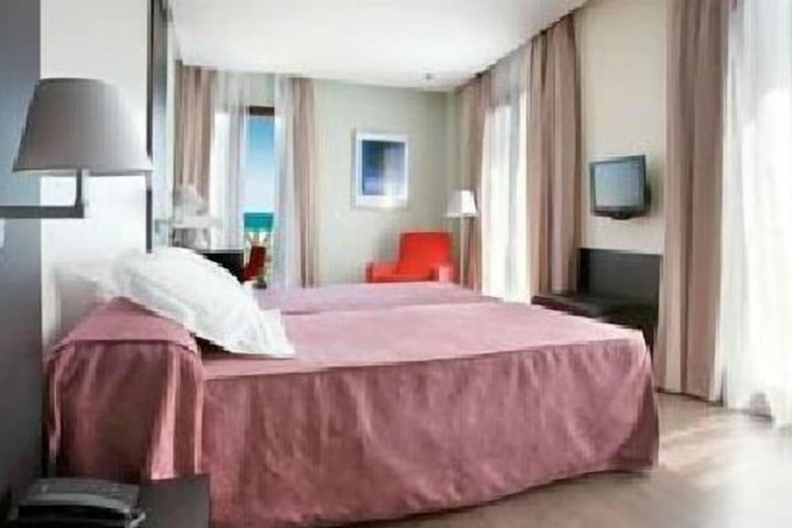 Room 5 of 18