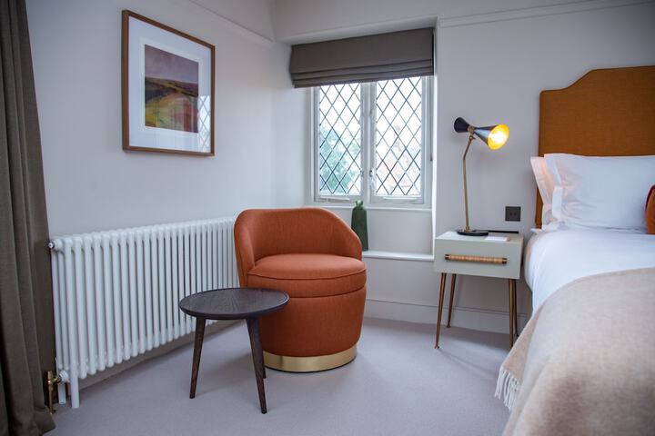 Room 11 of 123