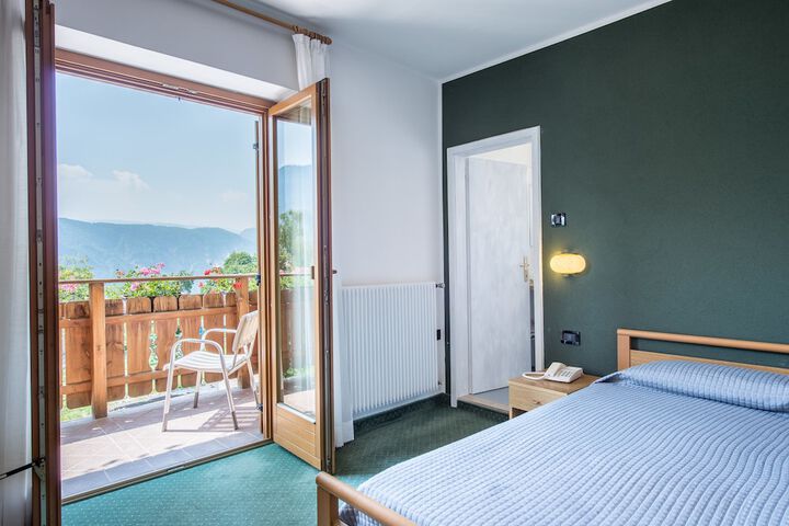 Room 3 of 15