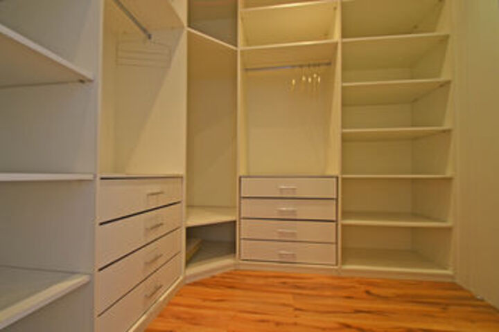 Room 16 of 27