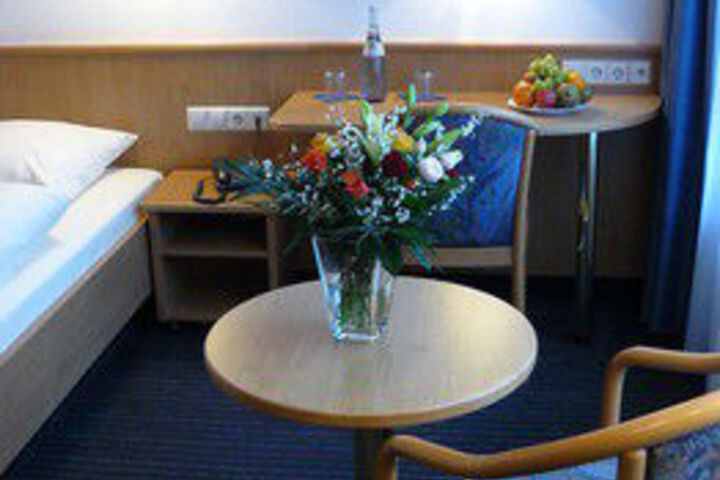 Room 26 of 32