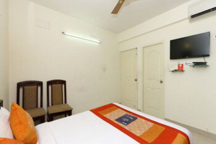 Room 13 of 23