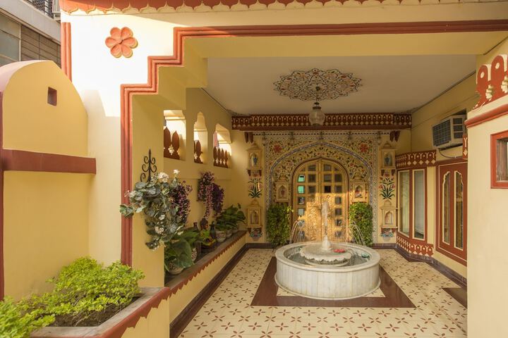 Hotel Interior 4 of 129