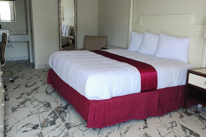 Room 3 of 7