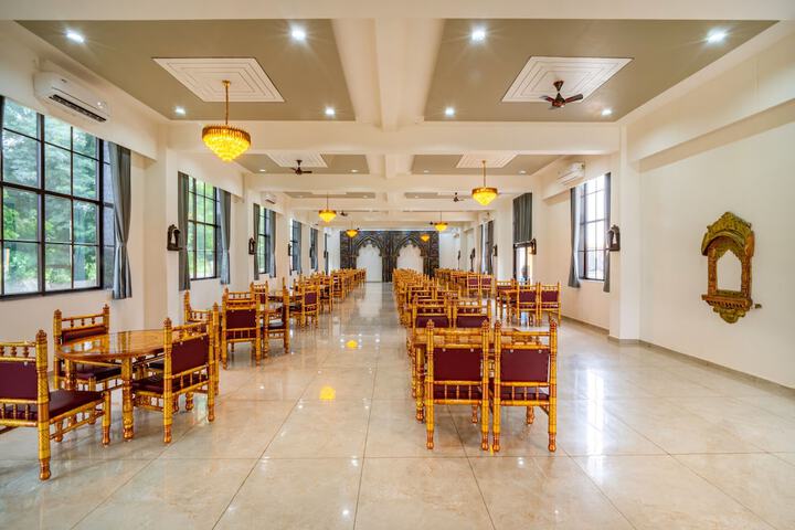 Ballroom/Hall 46 of 70