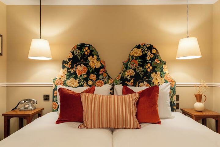 Room 32 of 190