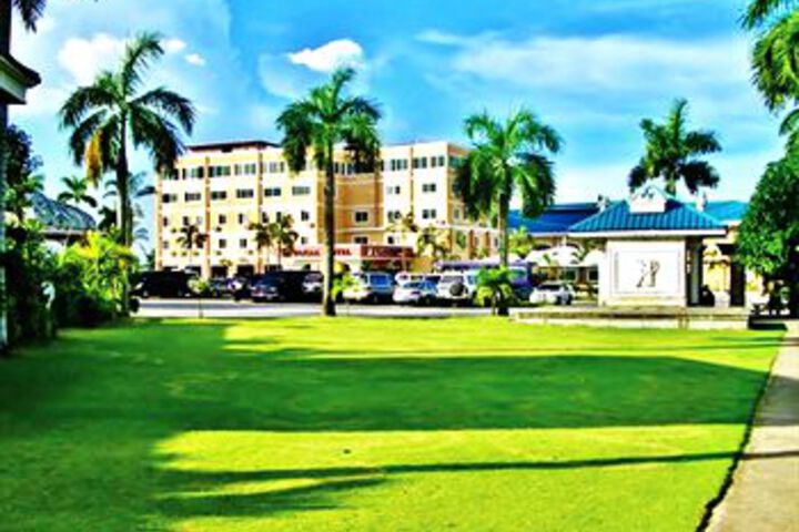 Royal Hotel