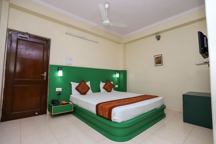 Room 14 of 37
