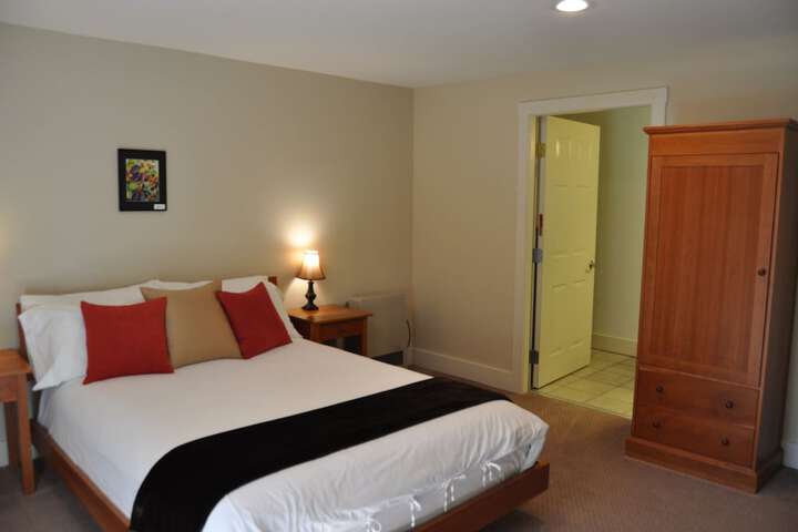 Room 8 of 77