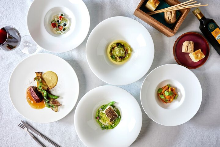 Dining 104 of 140