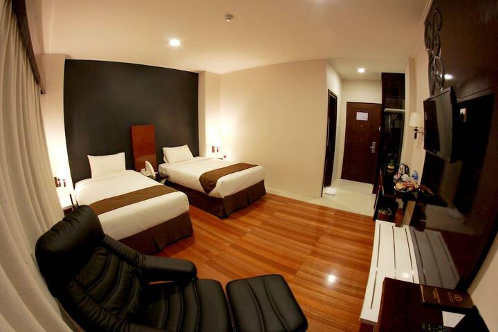 Room 8 of 52
