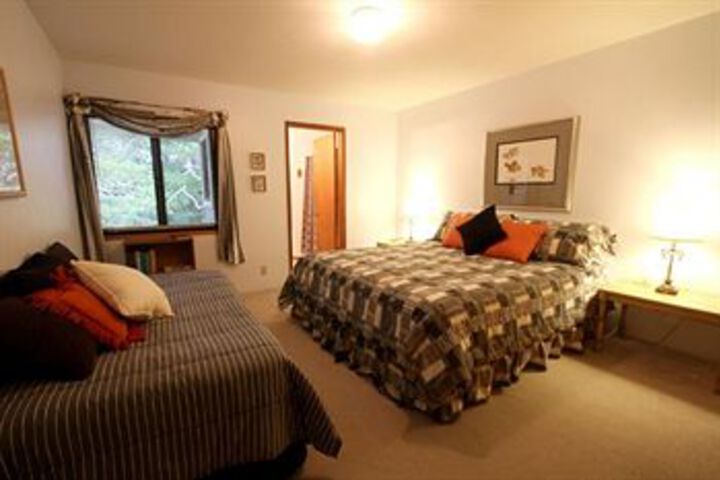 Room 13 of 35