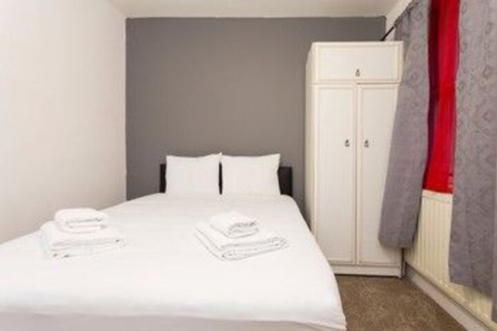 Room 10 of 24