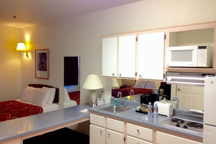 Room 2 of 28