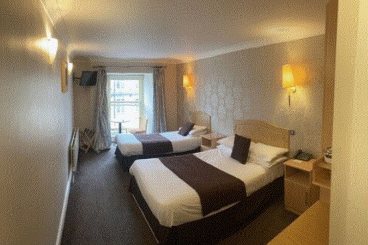 Room 8 of 38