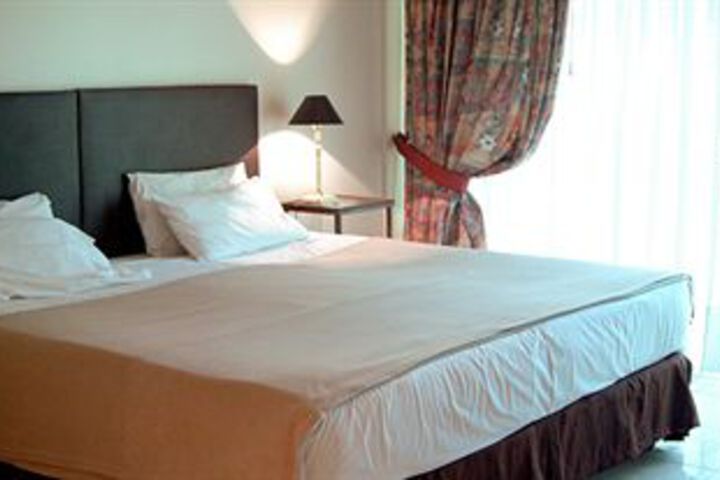 Room 8 of 30