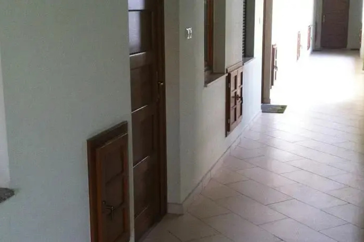 Room 8 of 8