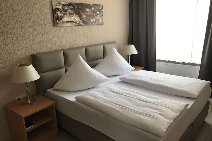 Room 6 of 82