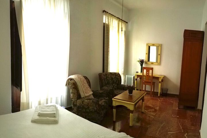 Room 25 of 62