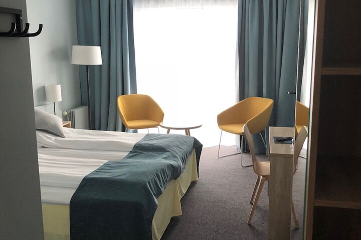 Room 2 of 41
