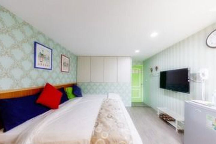 Room 50 of 67