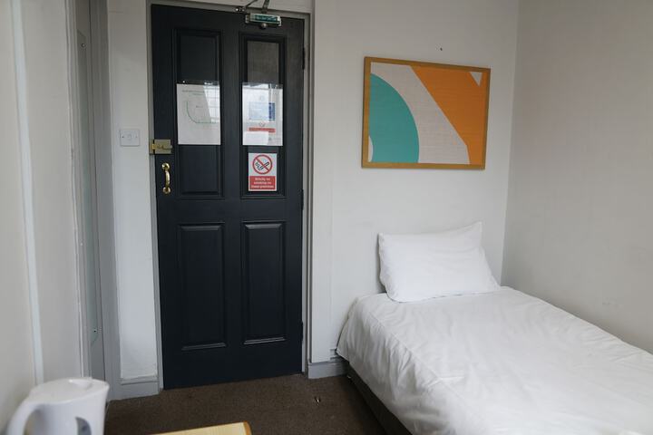 Room 15 of 61