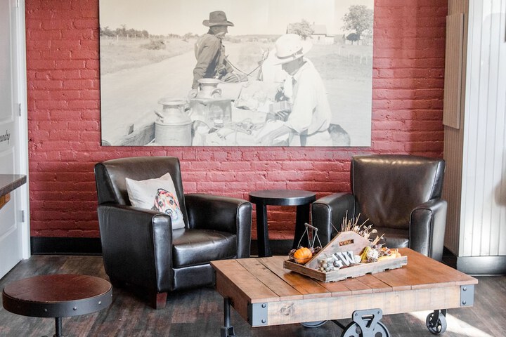 Hotel Interior 6 of 37